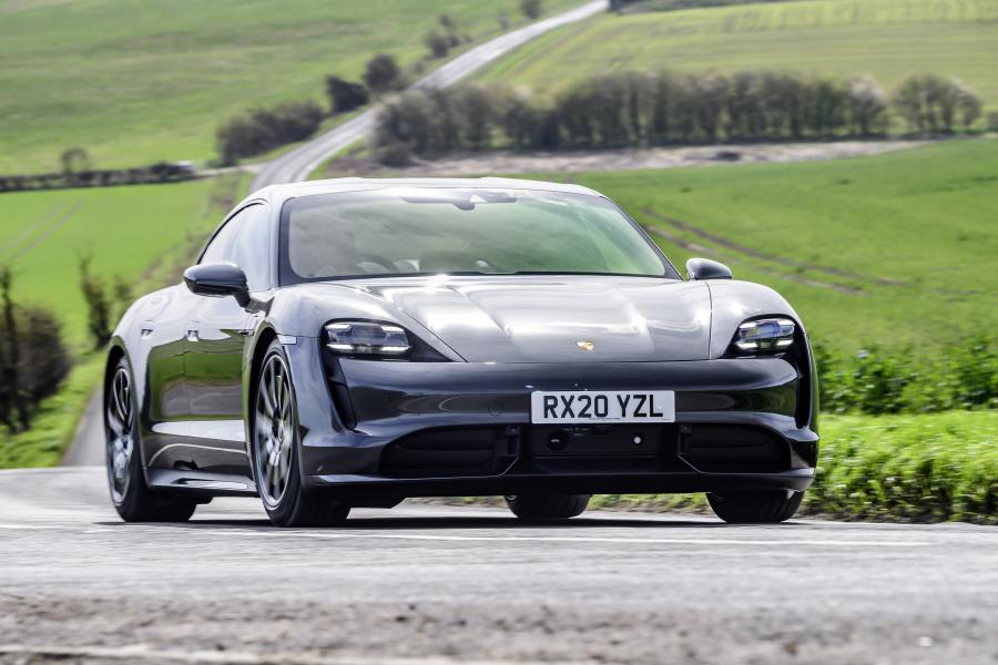 Porsche Taycan Turbo 2020 года  (UK) (фото 11 из 40)